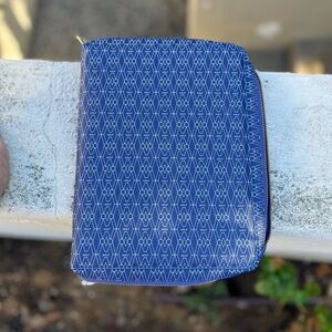 NWT Wolf "Signature Ipad Tech" zip case - One Size